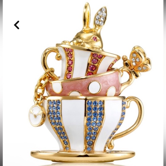 Estee Lauder Other - Estée Lauder BEAUTIFUL NWT Wonderland Tea Party Perfume Compact Solid Perfume 💕
